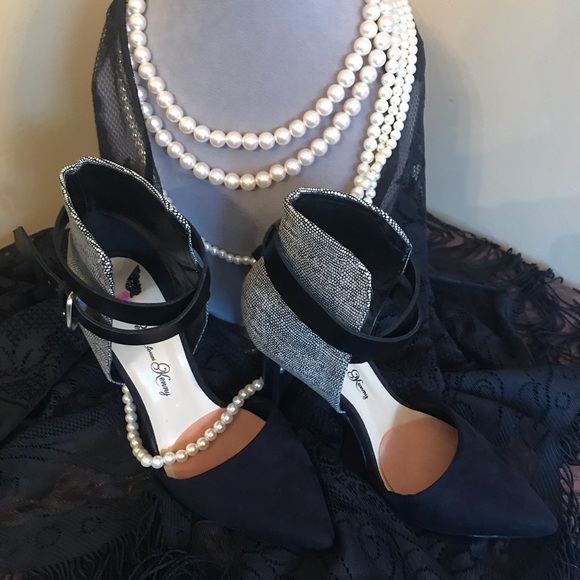 Black and cream 👠 heels! - Picture 3 of 6